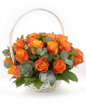 Imaginea produsului 23 Trandafiri Portocalii în Coșuleț Alb Imaginea produsului 23 Trandafiri Portocalii în Coșuleț Alb