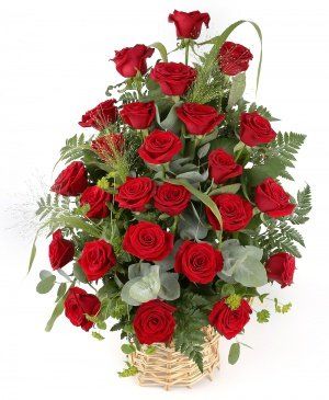 Imaginea produsului 25 Trandafiri Ornați In Coș Florentin Imaginea produsului 25 Trandafiri Ornați In Coș Florentin