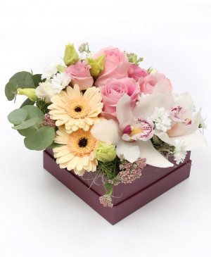 Imaginea produsului Cutie Cu Flori Delicate Imaginea produsului Cutie Cu Flori Delicate