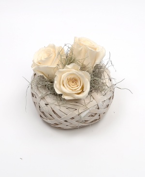 Imaginea produsului Coș Cu Trei Trandafiri Criogenați Albi Imaginea produsului Coș Cu Trei Trandafiri Criogenați Albi