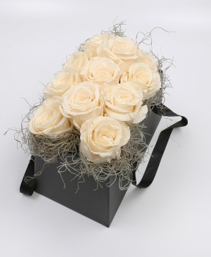 Imaginea produsului Cutie 11 Trandafiri Criogenați Albi Imaginea produsului Cutie 11 Trandafiri Criogenați Albi