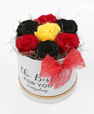 Imaginea produsului Cutie Cu 7 Trandafiri Criogenați în Trei Culori Imaginea produsului Cutie Cu 7 Trandafiri Criogenați în Trei Culori