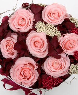 Imaginea produsului Cutie Cu Hortensia și Trandafiri Criogenați