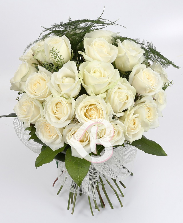 Imaginea produsului 35 De Trandafiri Albi Decoraţi (promo)