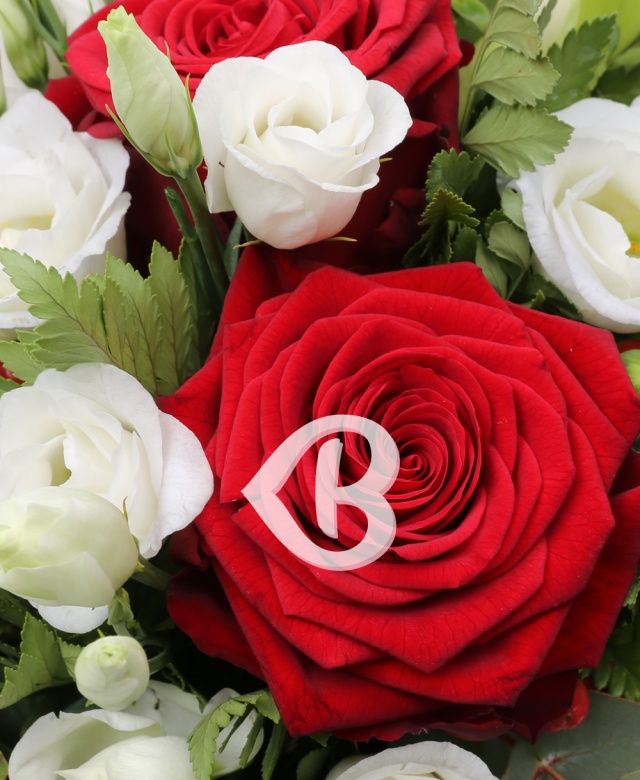 Imaginea produsului Cutie Trandafiri și Lisianthus