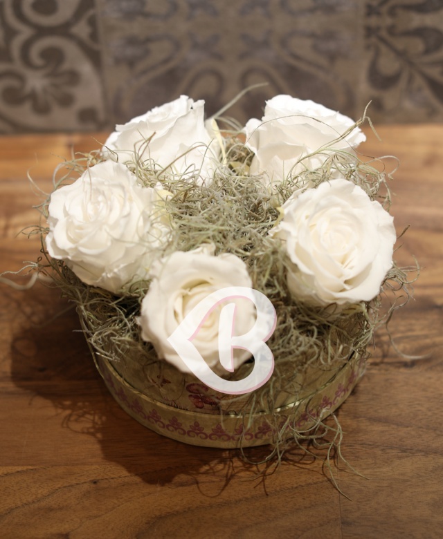 Imaginea produsului Cutie 5 Trandafiri Criogenați Albi Imaginea produsului Cutie 5 Trandafiri Criogenați Albi