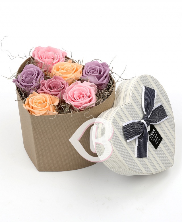 Imaginea produsului Inimă Din 7 Trandafiri Criogenați