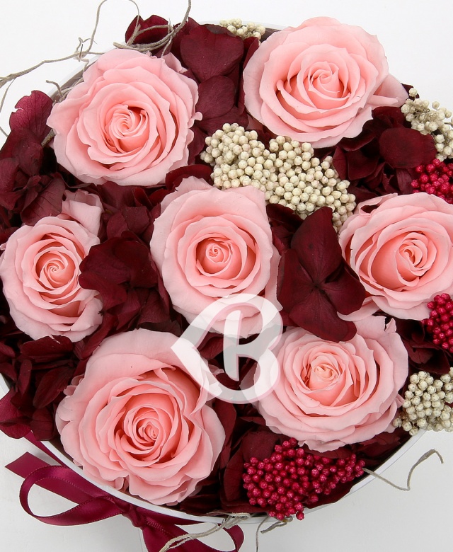 Imaginea produsului Cutie Cu Hortensia și Trandafiri Criogenați