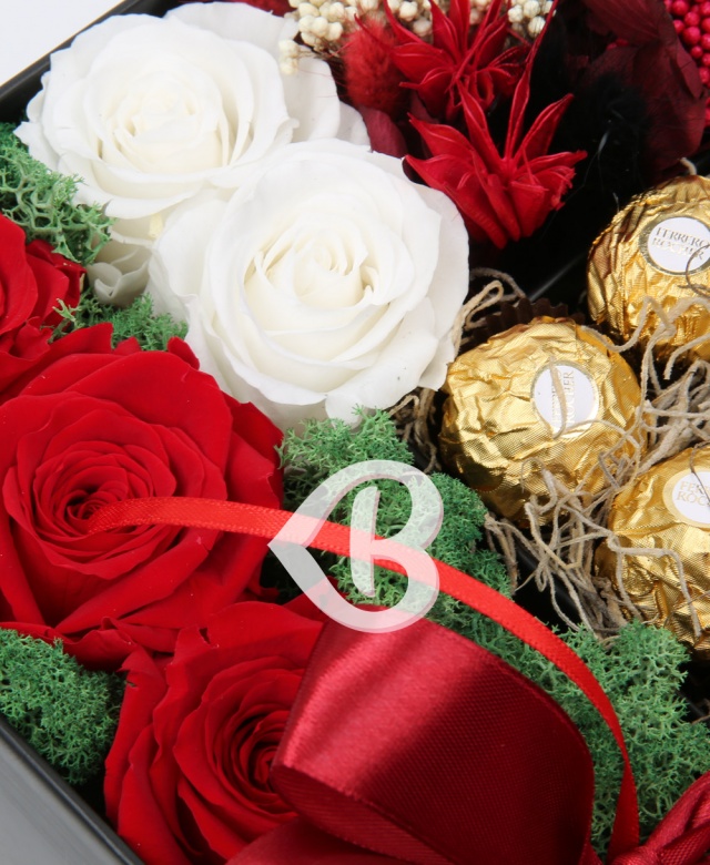 Imaginea produsului Cutie Cu Flori Criogenate și Bomboane